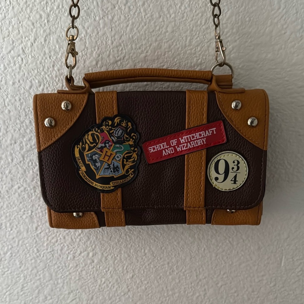 Harry Potter Warner Bros Cross Body Luggage Wallet